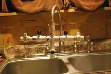 Water Changing Contraption water faucet end.jpg