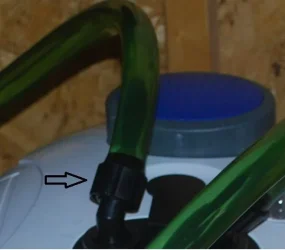 Orginal Rings holding hoses to canister filter.jpg Orginal Rings holding hoses to canister filter.jpg