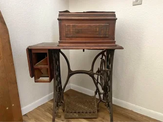1888_Singer_fiddlebase.webp