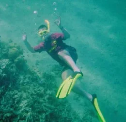 Snorkelling2.webp
