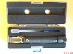 refractometer.JPG refractometer.JPG