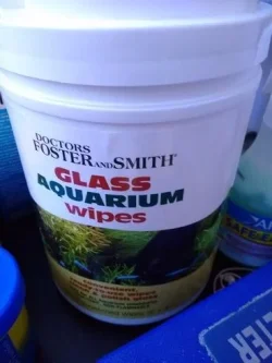 aquarium_wipes_sm.webp