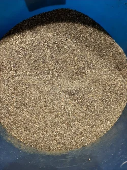 Quikrete grey Play Sand in bucket dry.webp