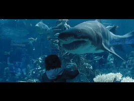 Aquaman aquarium scene