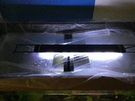 Secure fish tank lid