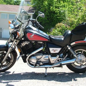 honda-vt1100c-shaddow-1985-2.jpg