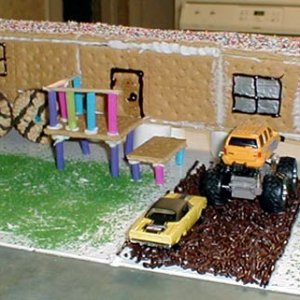 gingerbreadtrailerhouse.jpg