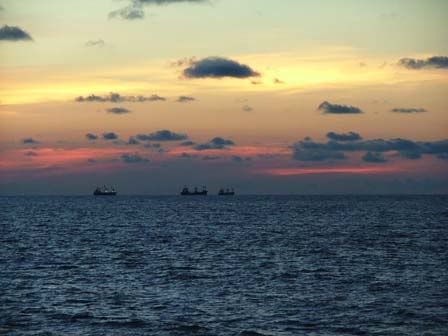 bintulu3-beach.jpg