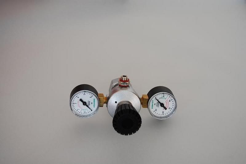 CO2027pb.jpg