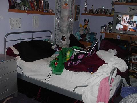 messybed.jpg