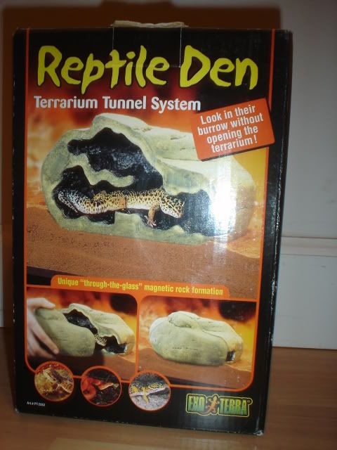 ReptileEquipmentSale006.jpg