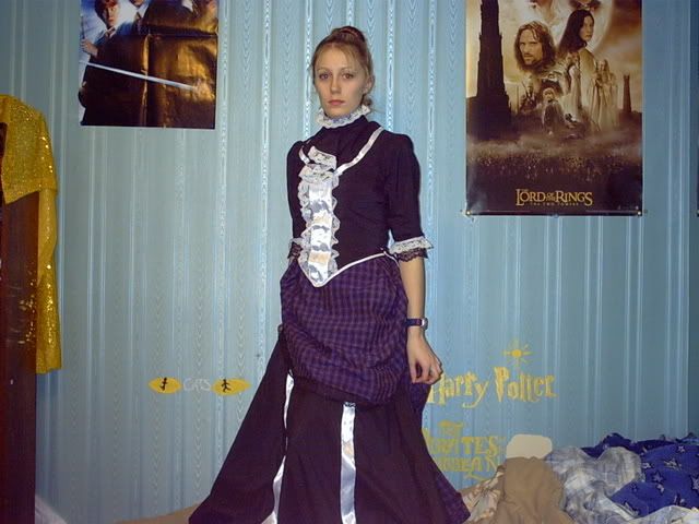 bustledress002.jpg