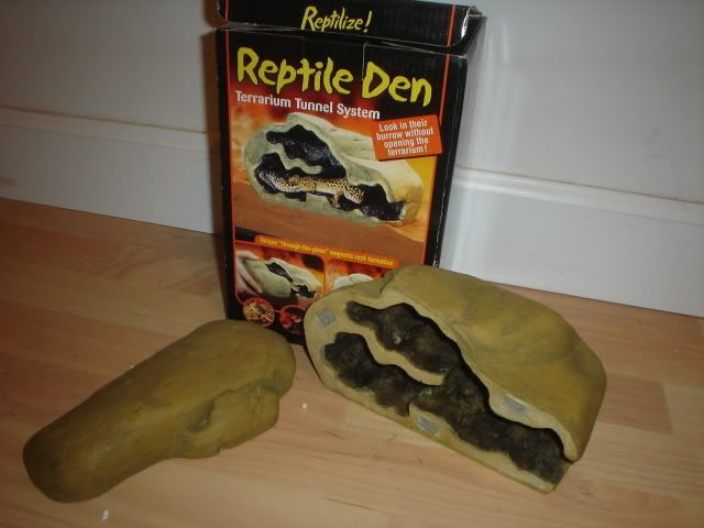 ReptileEquipmentSale007.jpg