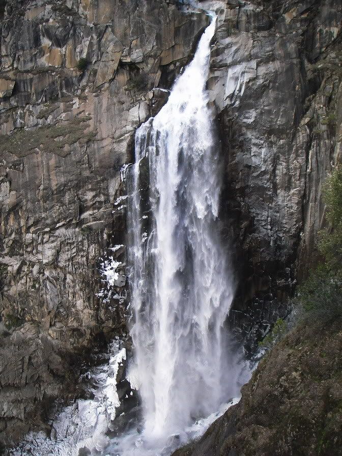 small640ftwaterfall.jpg